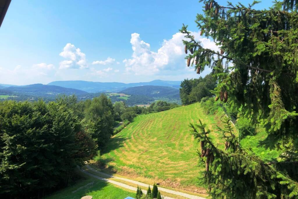 Vila Dom Na Wzgorzu Z Pieknymi Widokami. Miejsce Tropie Exteriér fotografie